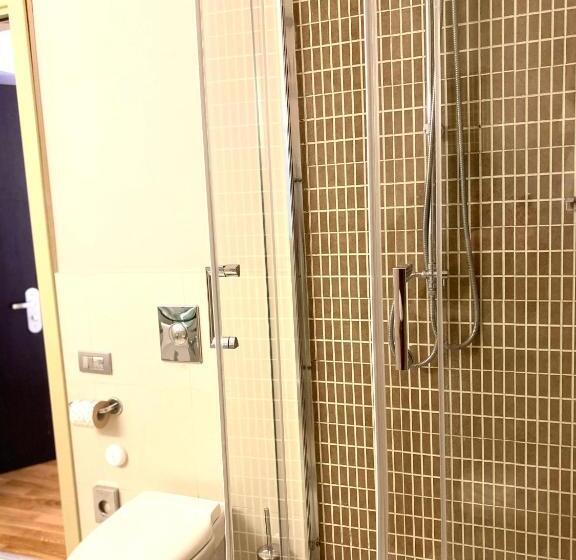 اتاق استاندارد سه نفره, Mh Design