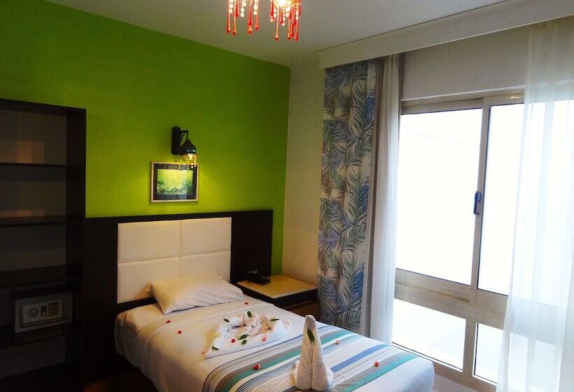 エコノミーシングルルーム, Naama Blue