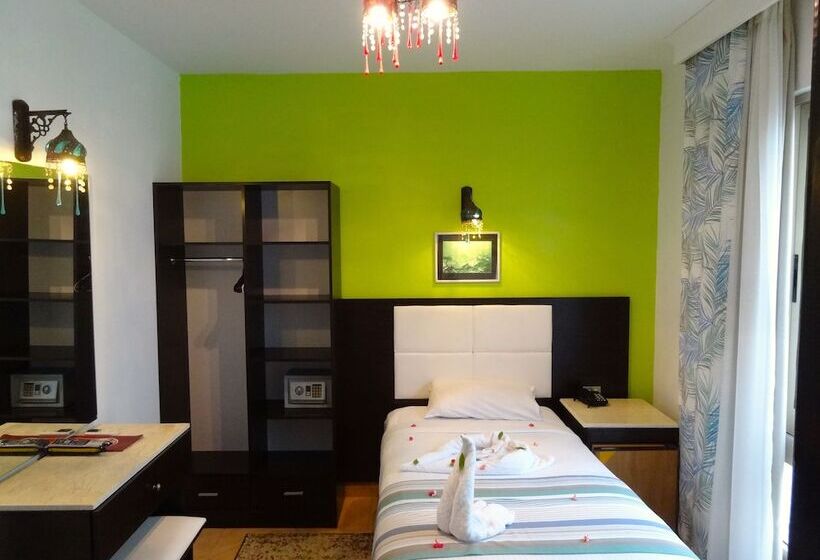 エコノミーシングルルーム, Naama Blue