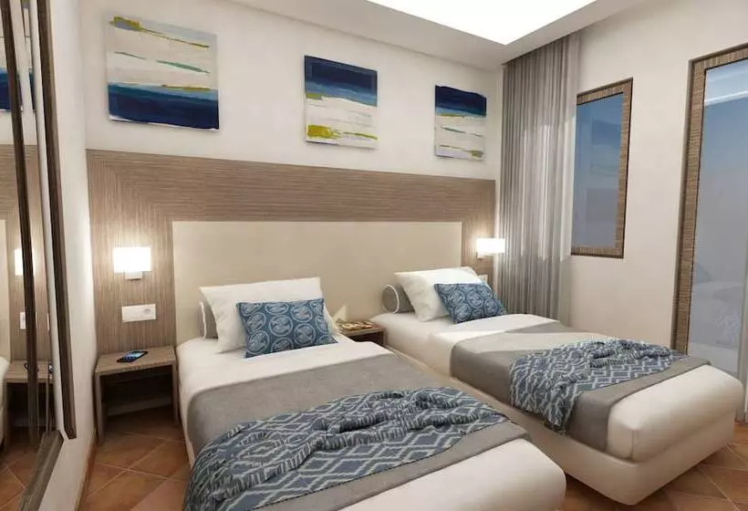 سوییت جونیور, Paestum Inn Beach Resort