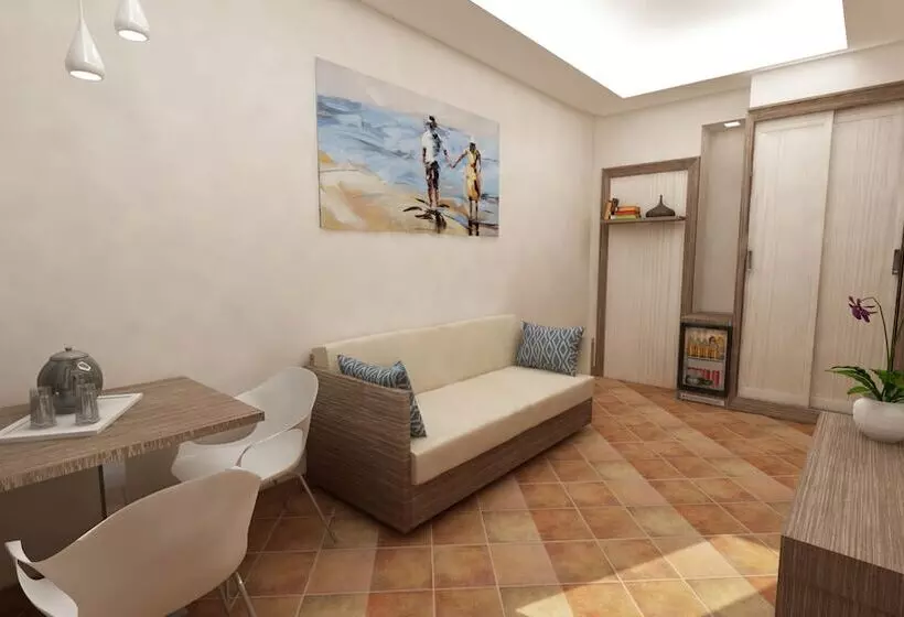 سوییت جونیور, Paestum Inn Beach Resort