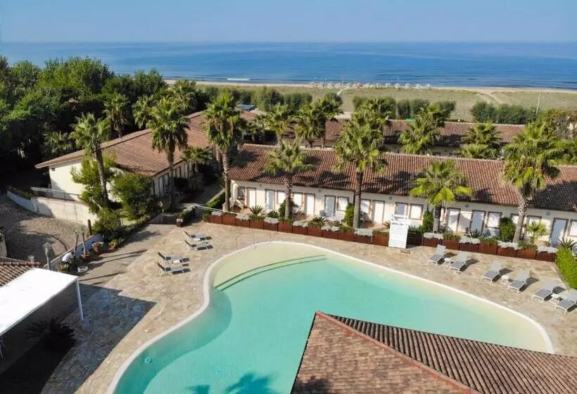سوییت جونیور, Paestum Inn Beach Resort