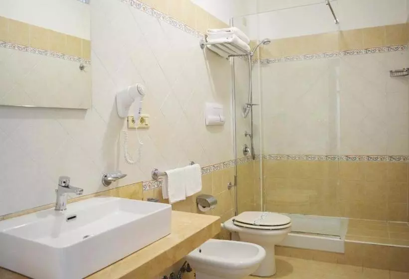 سوییت خانوادگی, Paestum Inn Beach Resort