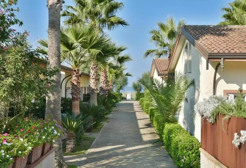 سوییت خانوادگی, Paestum Inn Beach Resort