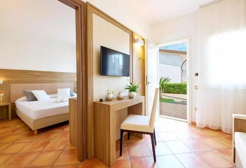 سوییت خانوادگی, Paestum Inn Beach Resort