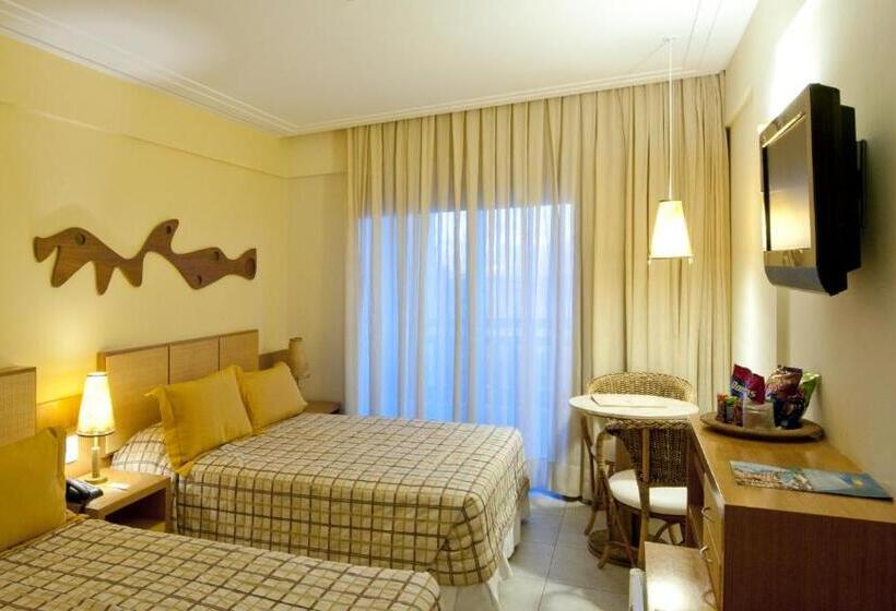 غرفة ديلوكس ثلاثية, Pontalmar Praia