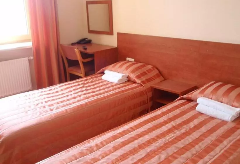 Standard Single Room, Restaurant Smilga