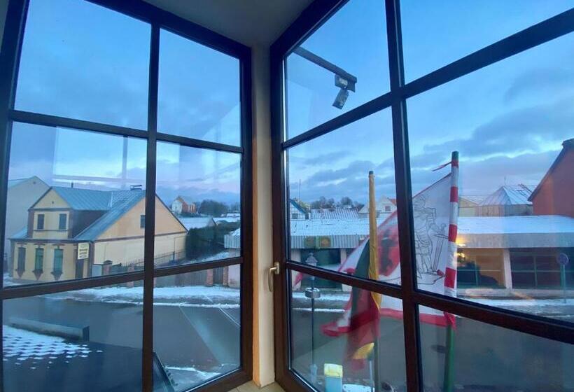 سوییت, Restaurant Smilga