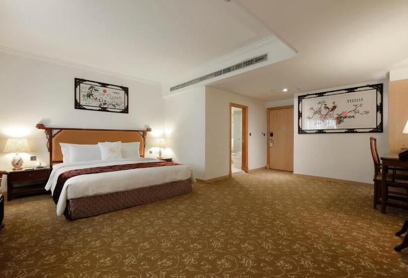 Executive Suite, Sunshine