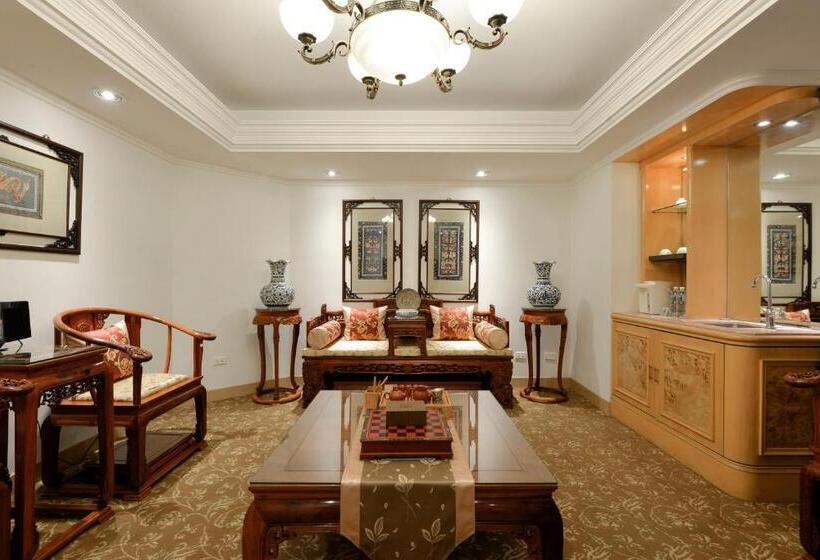 Deluxe Suite, Sunshine