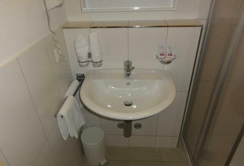 חדר סטנדרט עם מרפסת, Welcome Hotel Täsch By Täscherhof