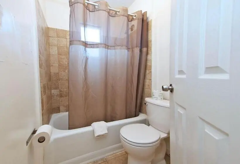 اتاق اکونومی, Guest Ranch Motel