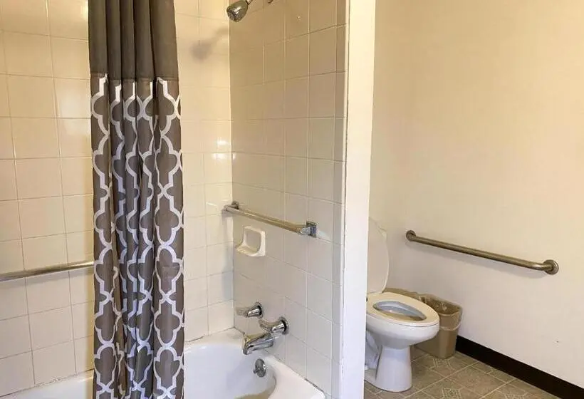 اتاق خانوادگی با سرویس بهداشتی مشترک, Guest Ranch Motel