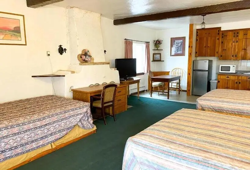 اتاق خانوادگی با سرویس بهداشتی مشترک, Guest Ranch Motel