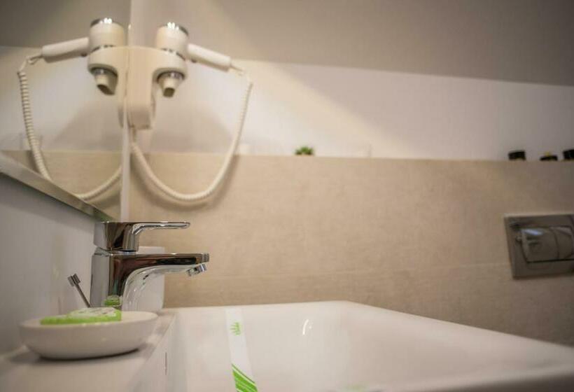 バルコニー付きデラックスルーム, Boga Rooms