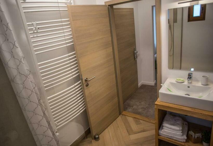 バルコニー付きデラックスルーム, Boga Rooms