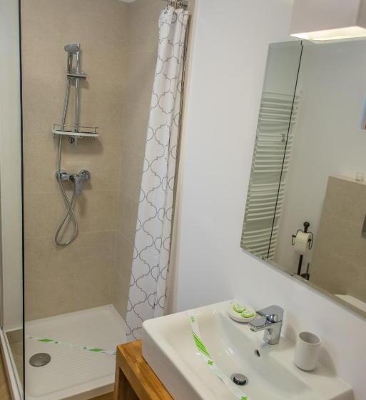 バルコニー付きデラックスルーム, Boga Rooms