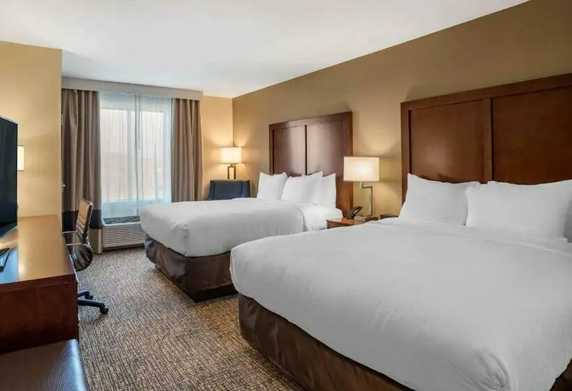Standard-invahuone, Comfort Inn & Suites
