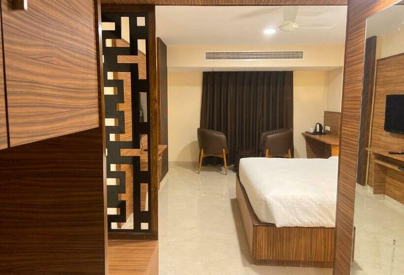 חדר דלוקס, High Rise Regency, Burhanpur