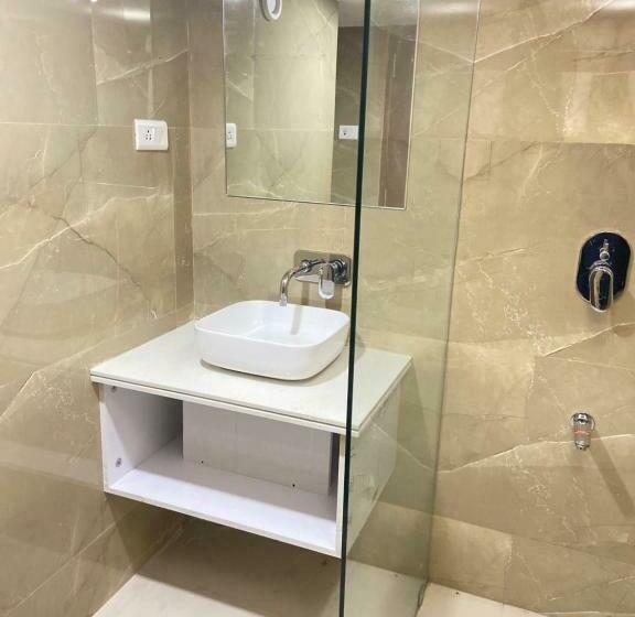 חדר סטנדרט, High Rise Regency, Burhanpur