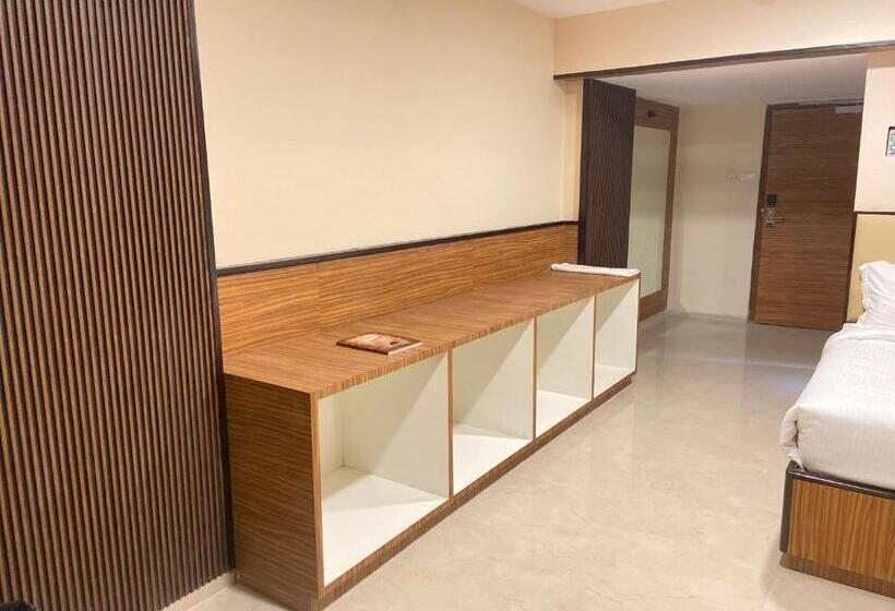 חדר דלוקס, High Rise Regency, Burhanpur