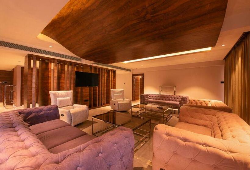 סוויטה נשיאותית, Hometown Galleria Manipal