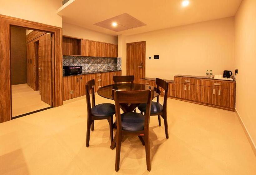 סוויטה אקזקיוטיב, Hometown Galleria Manipal