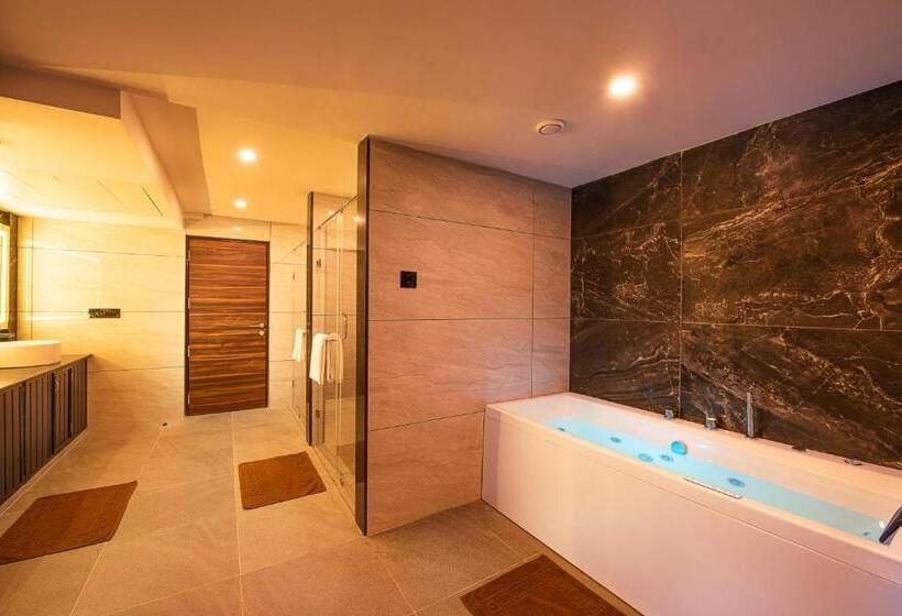 סוויטה נשיאותית, Hometown Galleria Manipal