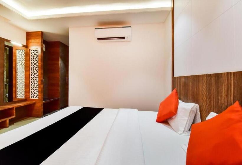 デラックストリプルルーム, Capital O Maurya Inn