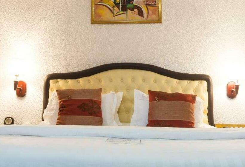 بانگلوی استاندارد, Millenium Popo Beach