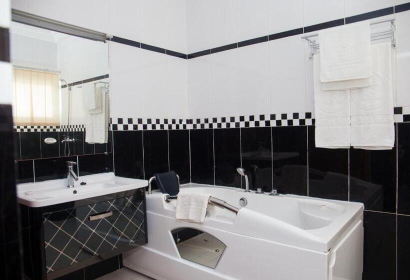 سوئیت 2 خوابه, Millenium Popo Beach