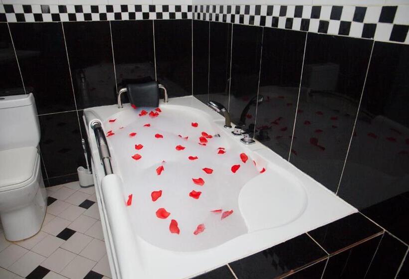 سوئیت 2 خوابه, Millenium Popo Beach