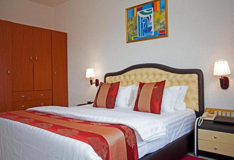 سوئیت پرزیدنت, Millenium Popo Beach