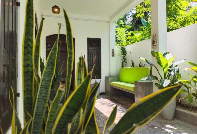 スタンダードルーム, Hawara Coliving Midigama