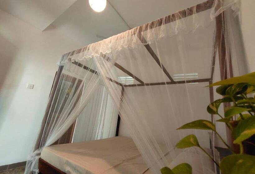 スタンダードルーム, Hawara Coliving Midigama