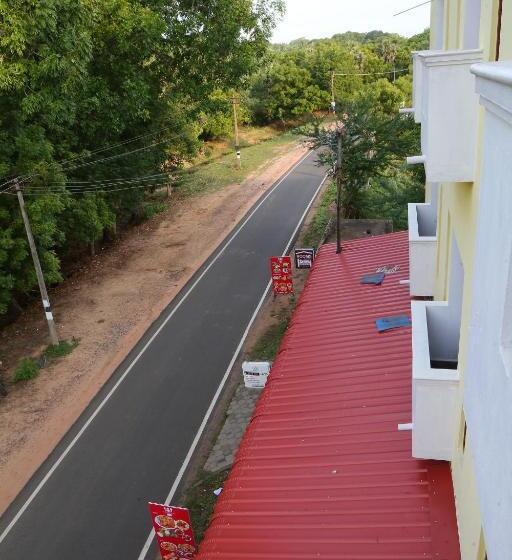 חדר משפחתי, Blissful Haven Art House   Near Entrance To Auroville
