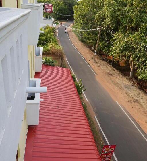اتاق خانوادگی, Blissful Haven Art House   Near Entrance To Auroville