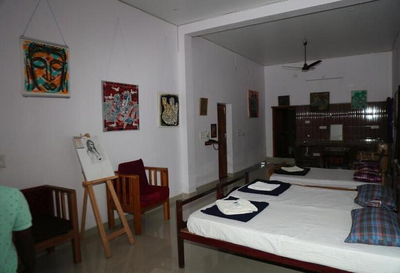 חדר משפחתי, Blissful Haven Art House   Near Entrance To Auroville