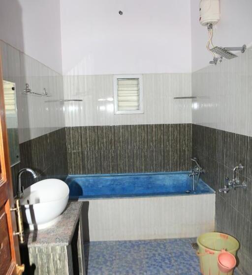 اتاق لوکس, Blissful Haven Art House   Near Entrance To Auroville