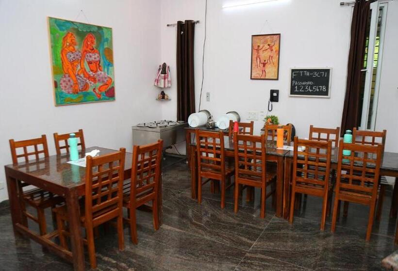 סטודיו משפחתי, Blissful Haven Art House   Near Entrance To Auroville