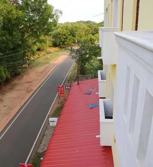 バルコニー付スタンダード４ベッドルーム, Blissful Haven Art House   Near Entrance To Auroville