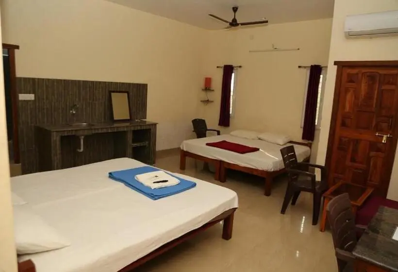 バルコニー付スタンダード４ベッドルーム, Blissful Haven Art House   Near Entrance To Auroville