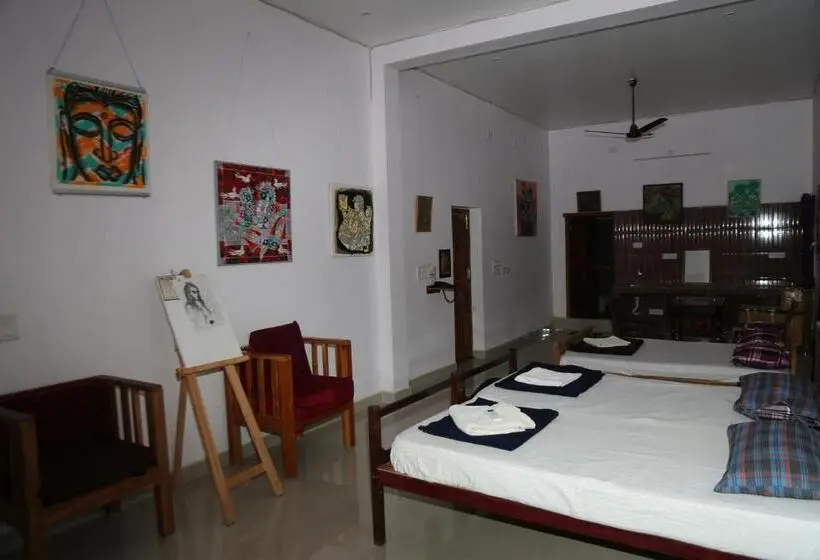 ファミリールーム, Blissful Haven Art House   Near Entrance To Auroville