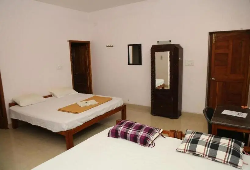 バルコニー付スタンダード４ベッドルーム, Blissful Haven Art House   Near Entrance To Auroville