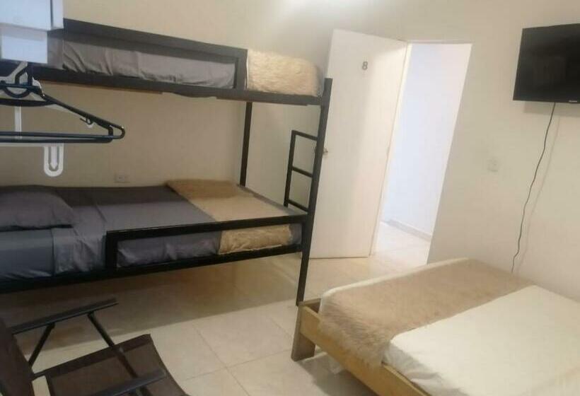 اتاق استاندارد چهار تخته, Comfort House