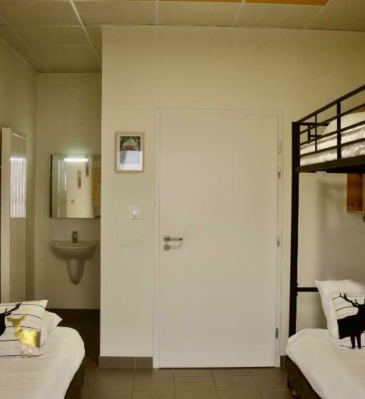 חדר סטנדרט לשלושה, Hostel Les Bois Verts   Les Herbiers