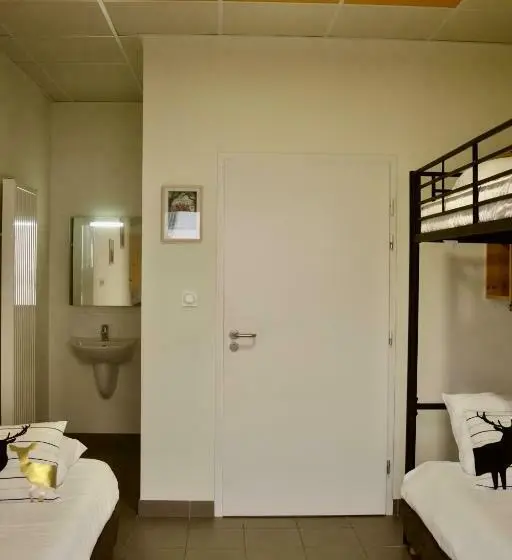 اتاق استاندارد سه نفره, Hostel Les Bois Verts   Les Herbiers