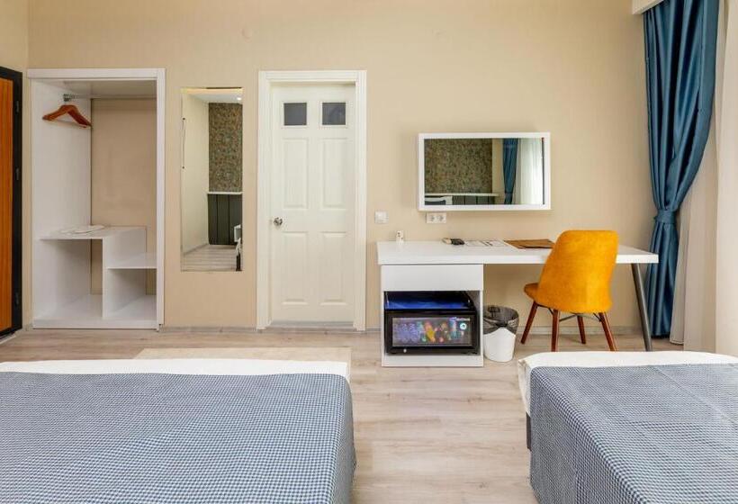 Quarto Triplo Standart, Der Inn Hotel Konyaaltı