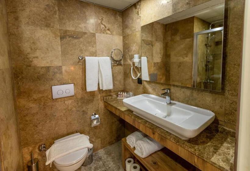 Quarto Triplo Standart, Der Inn Hotel Konyaaltı