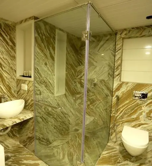 اتاق استاندارد با تخت بزرگ, Grand Girdhar